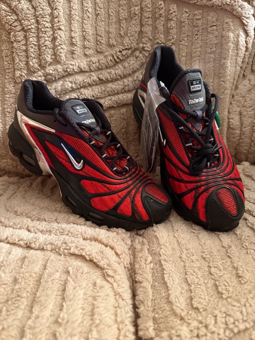 Nike Red and Black Tidal-Style Athletic Sneakers